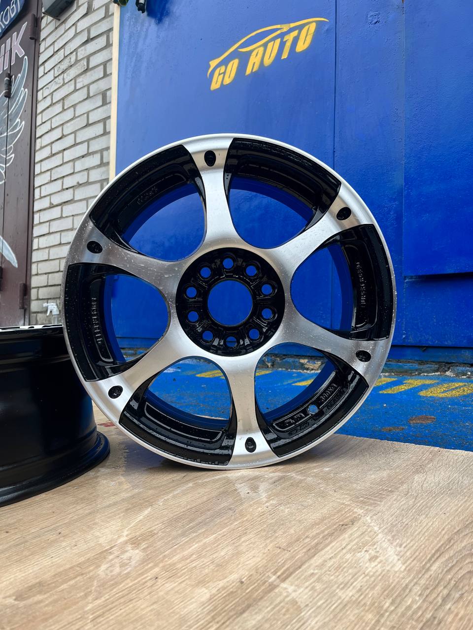 Диски R16 5x112/5x114.3 7j et40 dia70.1