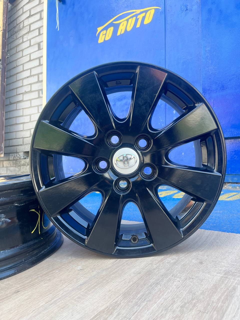 Диски R16 5x114.3 6.5j et45 dia60.1