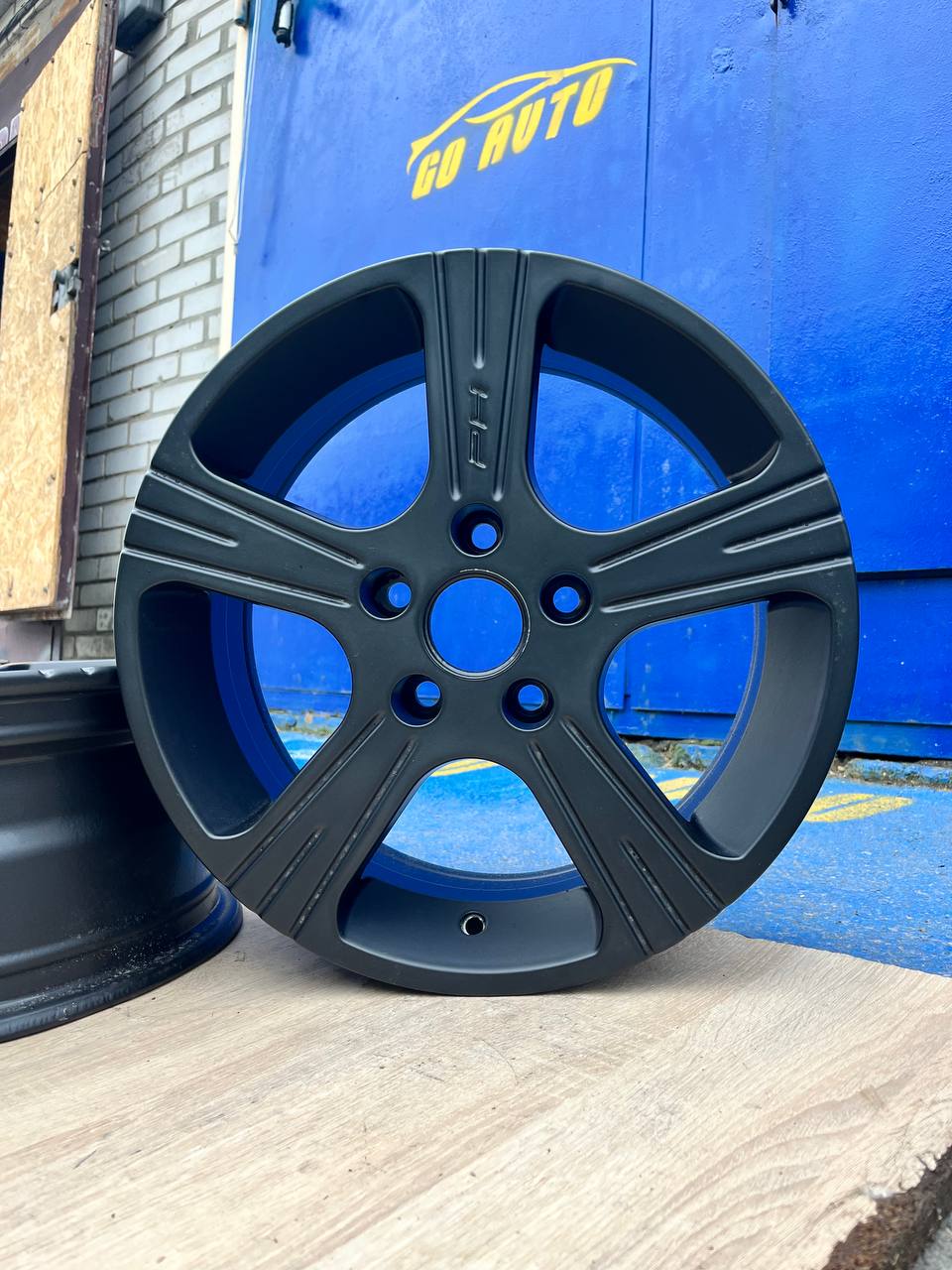 Диски R16 5x114.3 7j et42 dia67.1