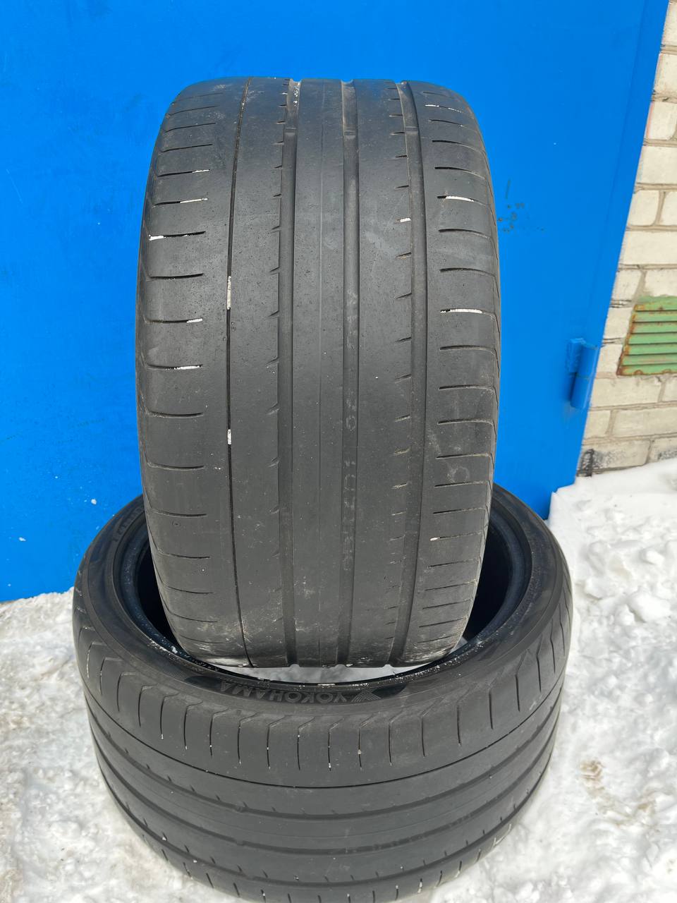 Пара вживаних літніх шин Yokohama Advan Sport 315/30/R22 107Y