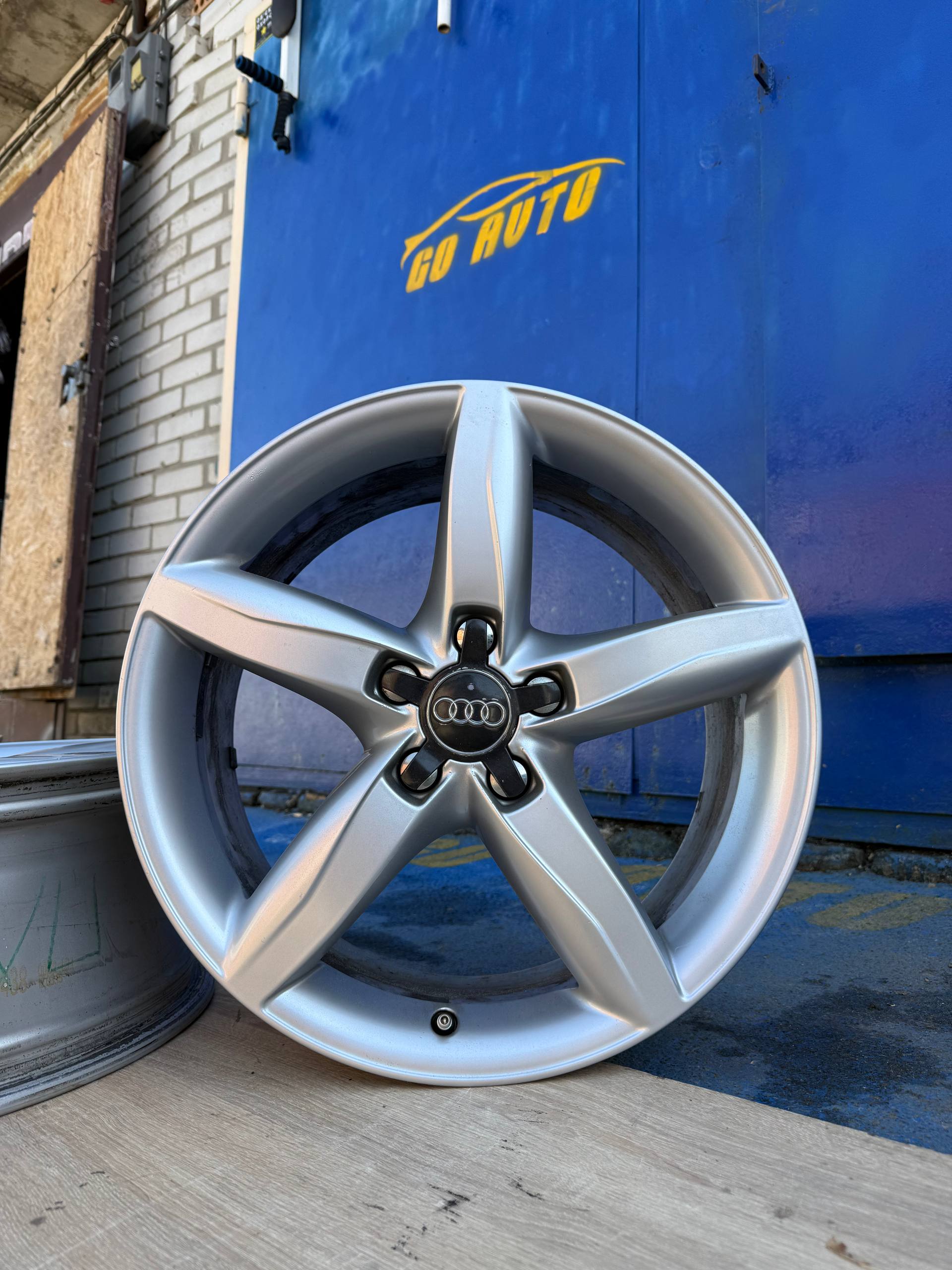 Диски R18 5x112 8j et47 dia66.6