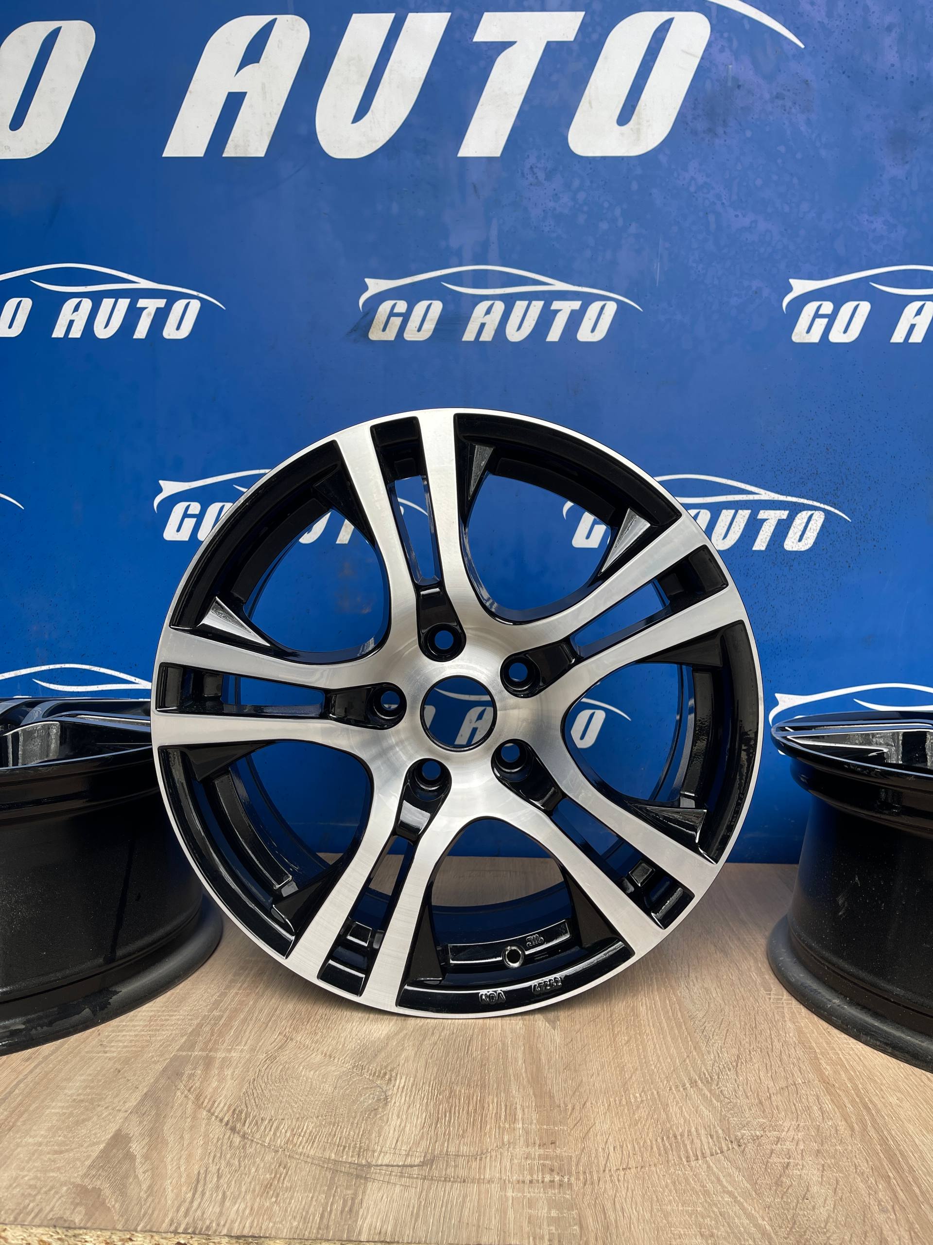 Диски R17 5x114.3 7j et40 dia73.1