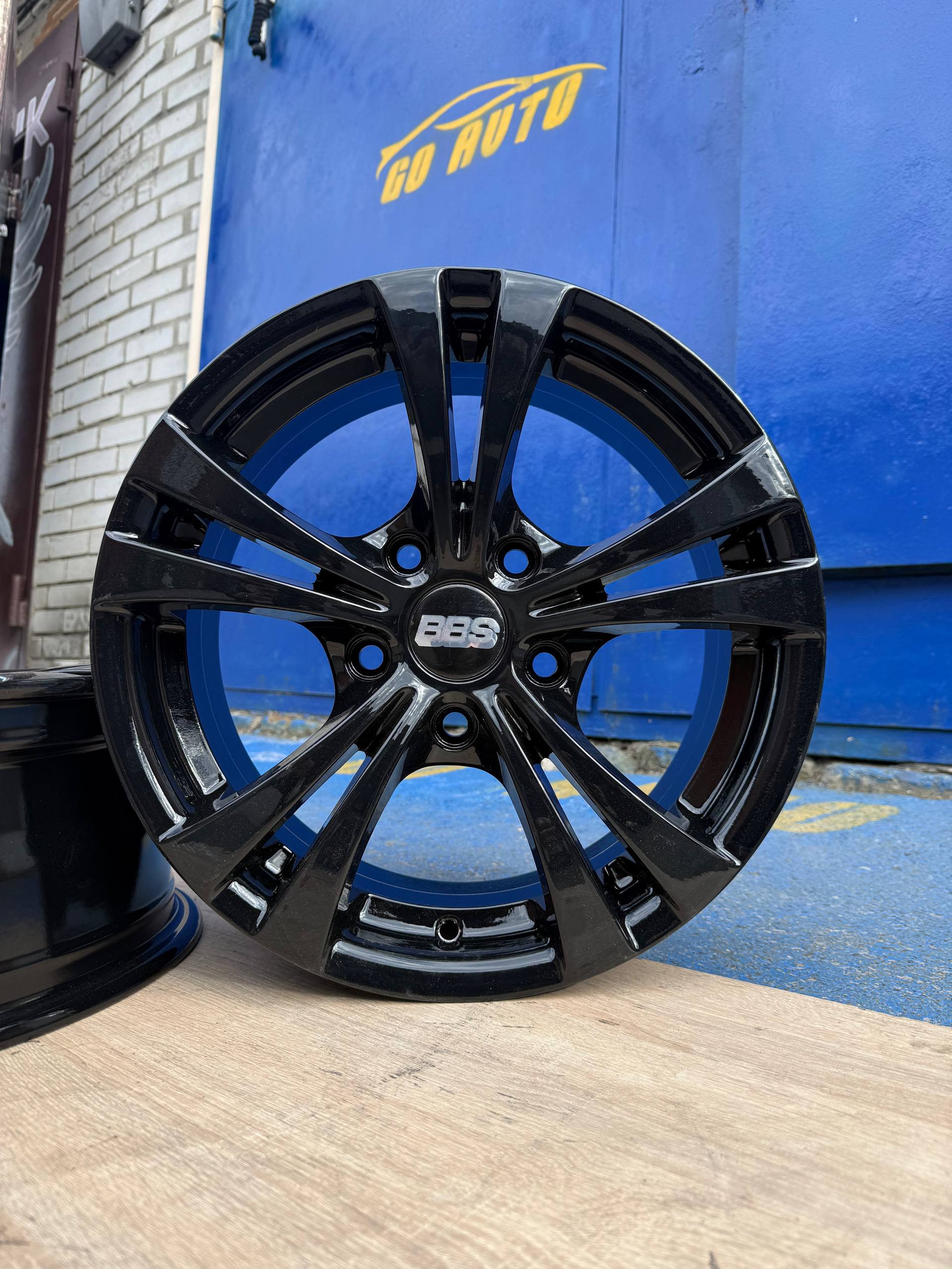 Диски R15 5x114.3 6.5j et38 dia67.1