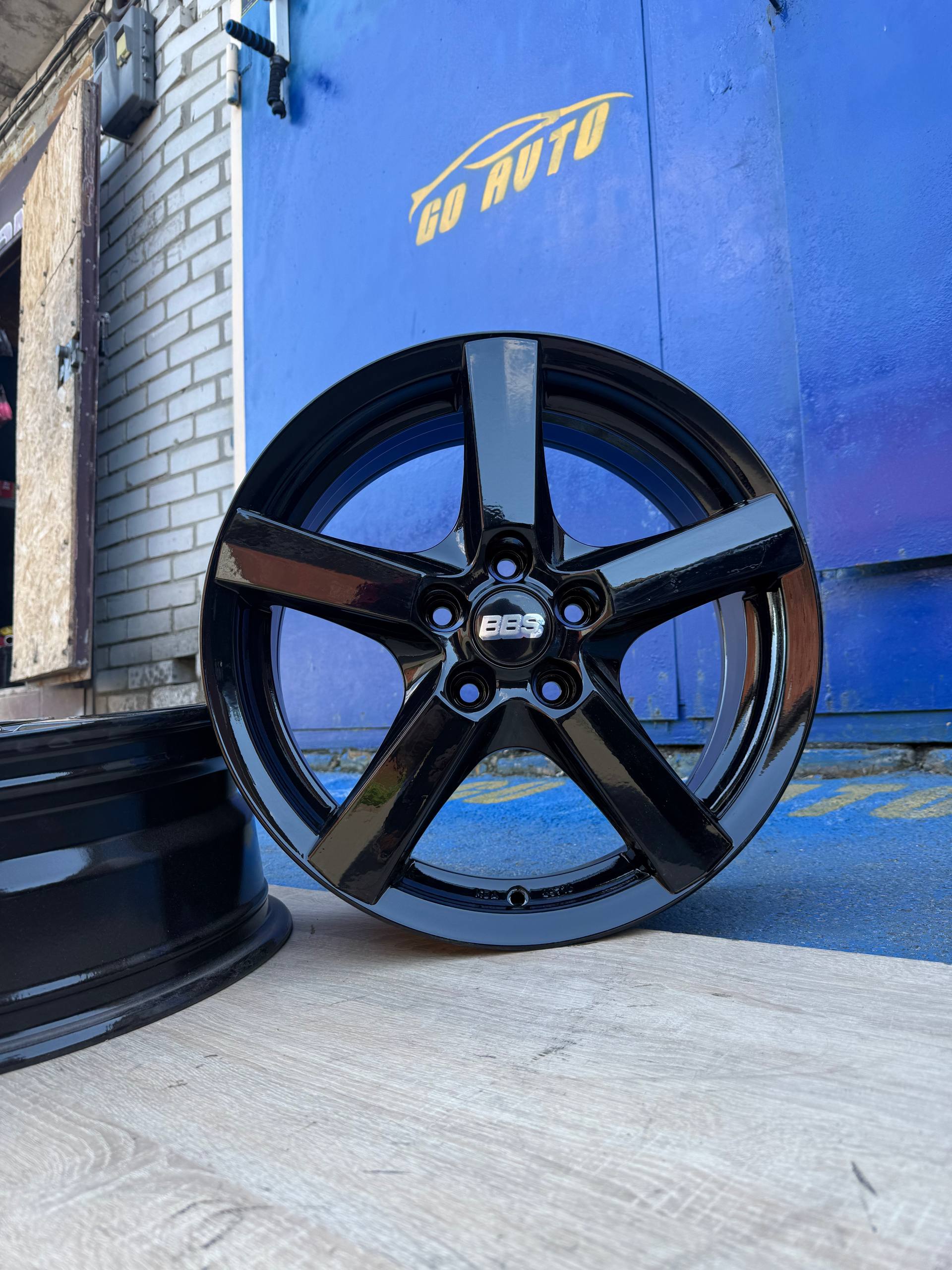 Диски R17 5x114.3 7j et40 dia71.6