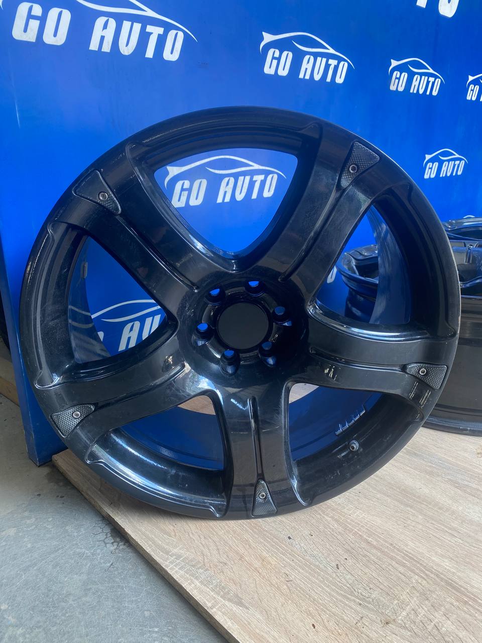 Диски R20 6x114.3 9j et25 dia73.1