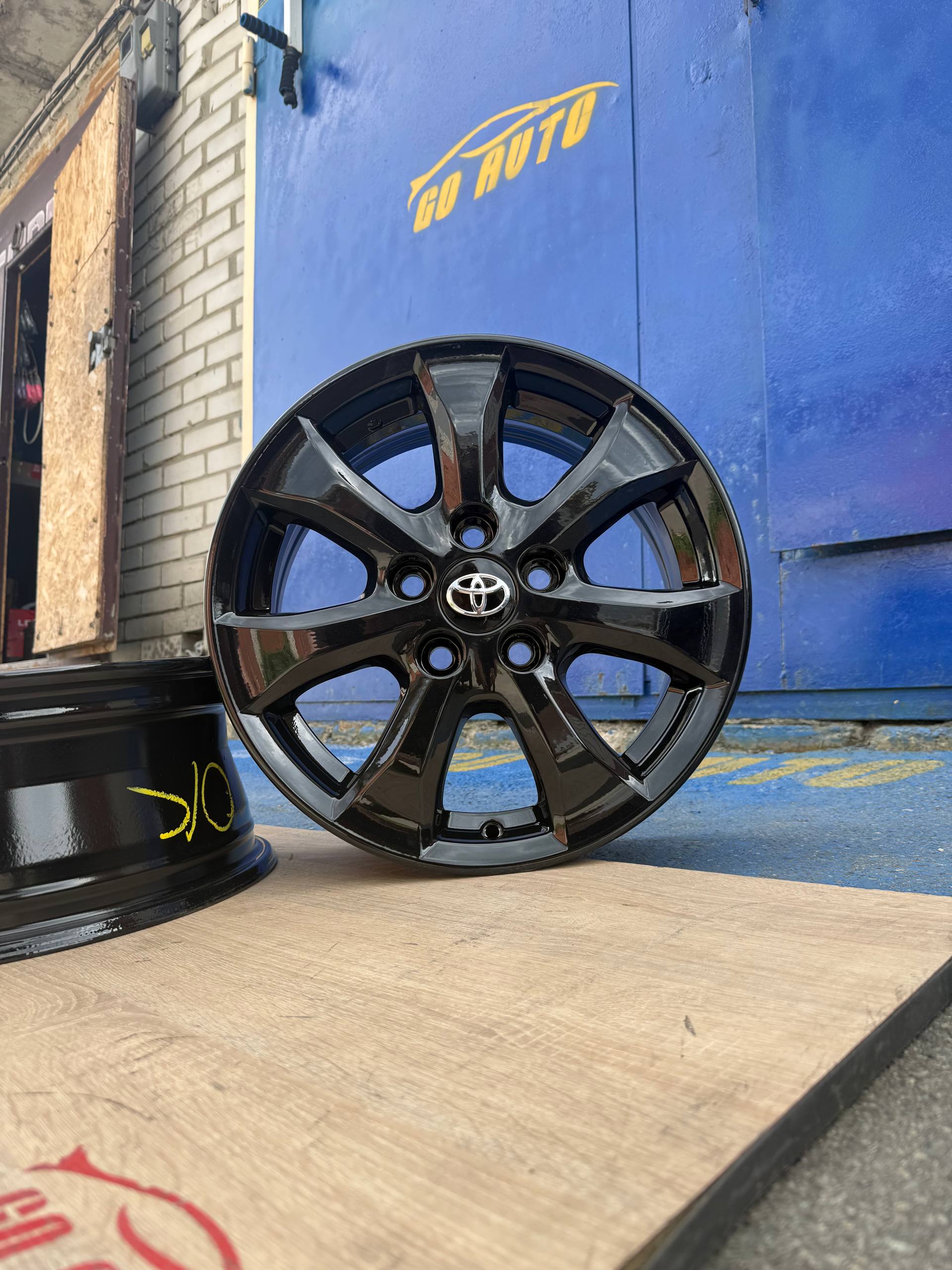 Диски R16 5x114.3 6.5j et50 dia60.1