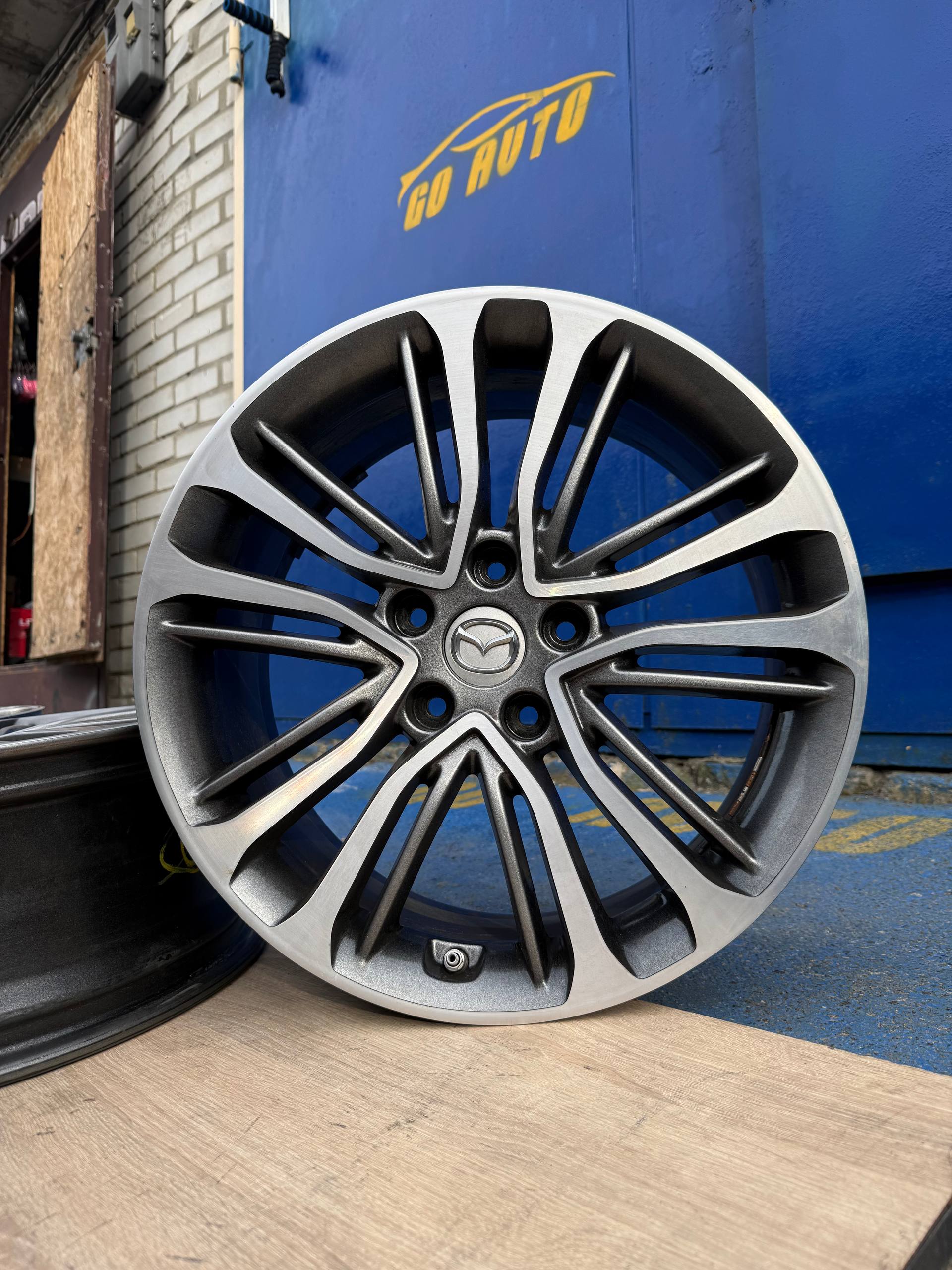 Диски R18 5x114.3 7.5j et54 dia67.1