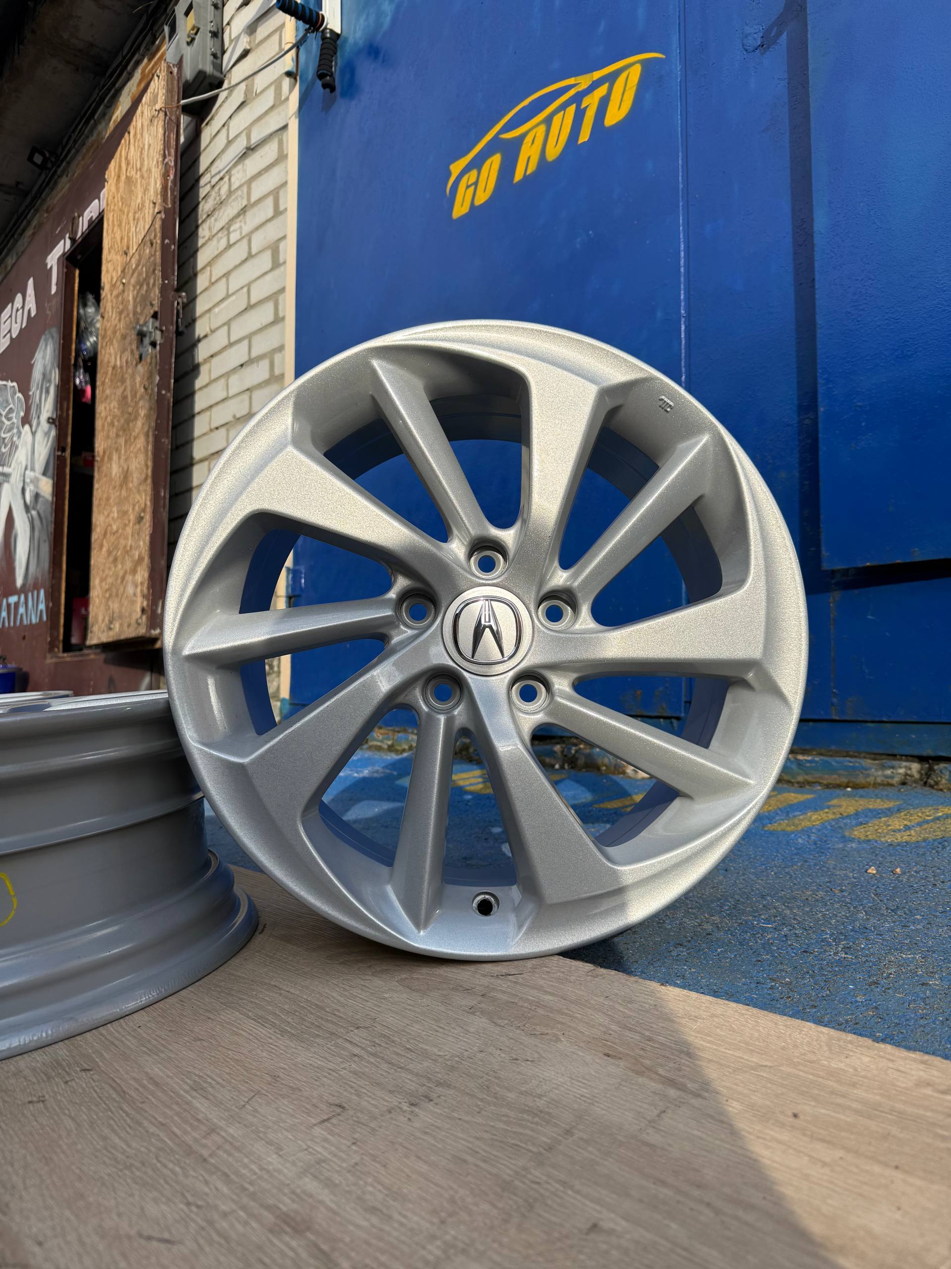 Диски R17 5x114.3 7j et45 dia64.1