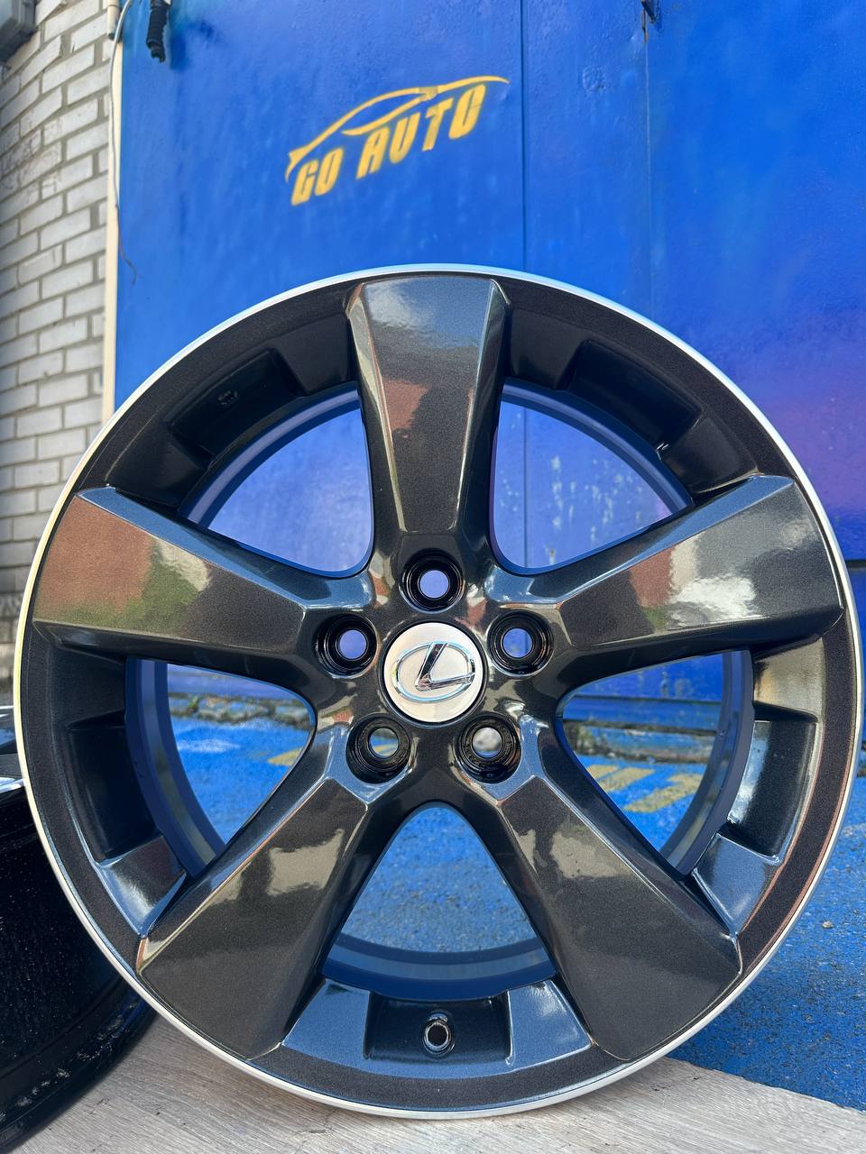 Диски R18 5х114.3 7j et35 dia60.1
