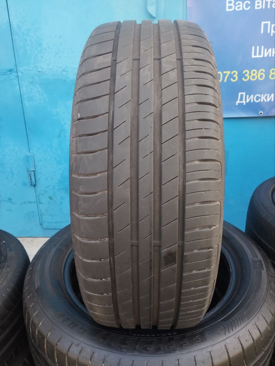 Вживані шини Goodyear Efficientgrip Performance 225/55/R17 101V
