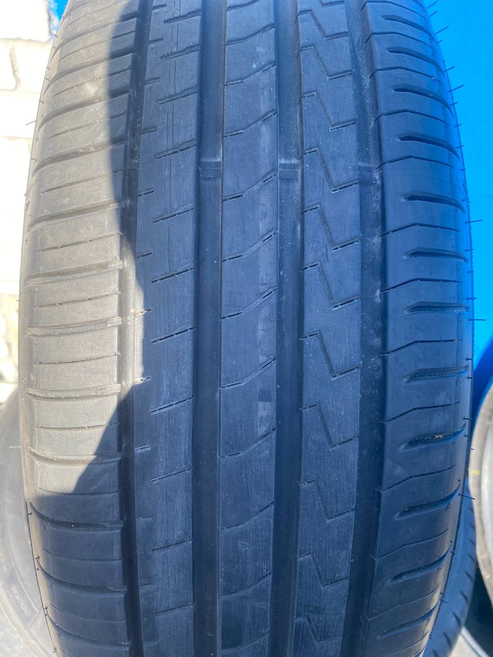 Вживані літні шини Falken 225/60 R18 104H