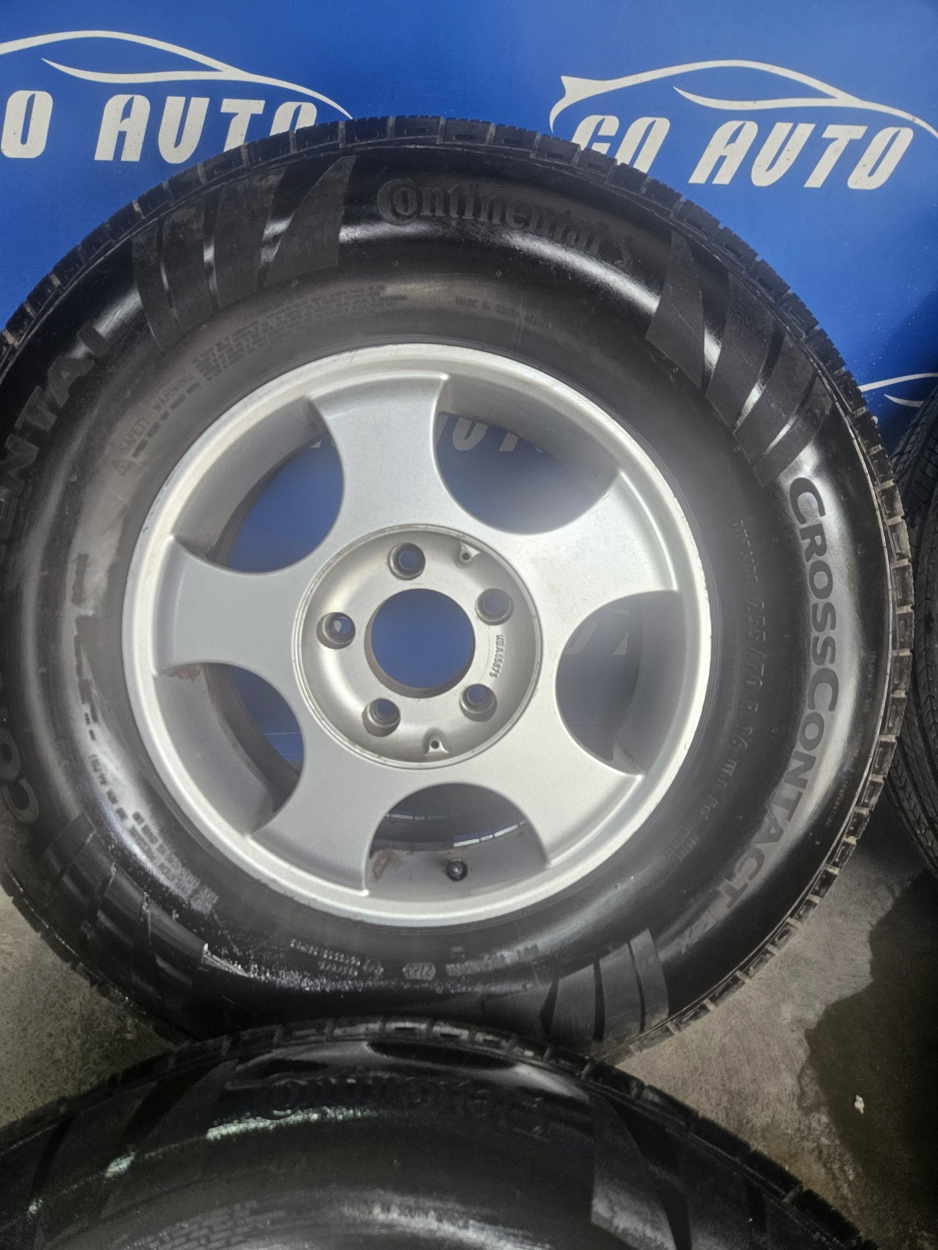 Диски R16 5x130 7j et36 dia84.1 з шинами Continental 255/70/R16