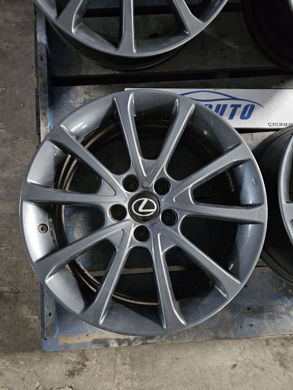 Диски R18 5x114.3 7.5j et50 dia64.1