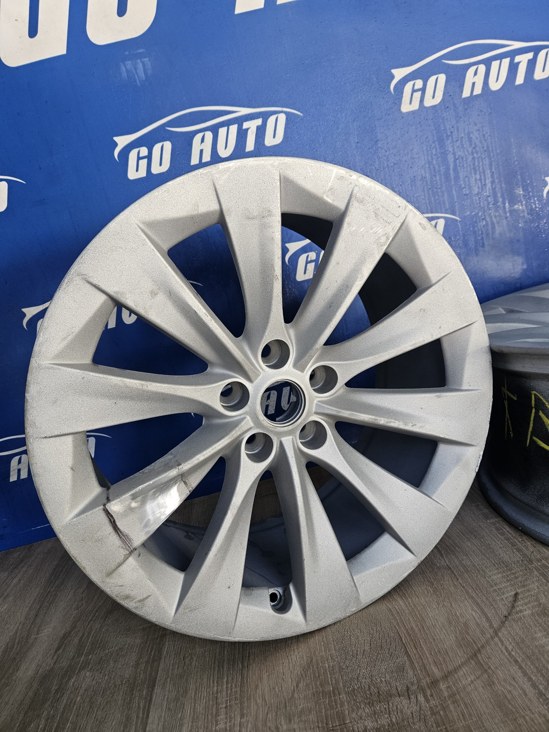 Диск Tesla поштучно R20 5x114.3 9.5j et40 dia64.1