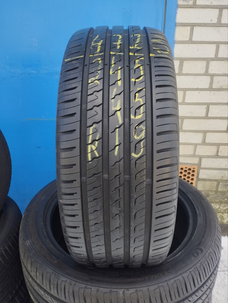 Вживані шини Barum Bravuris 5HM 245/45/R19 102Y