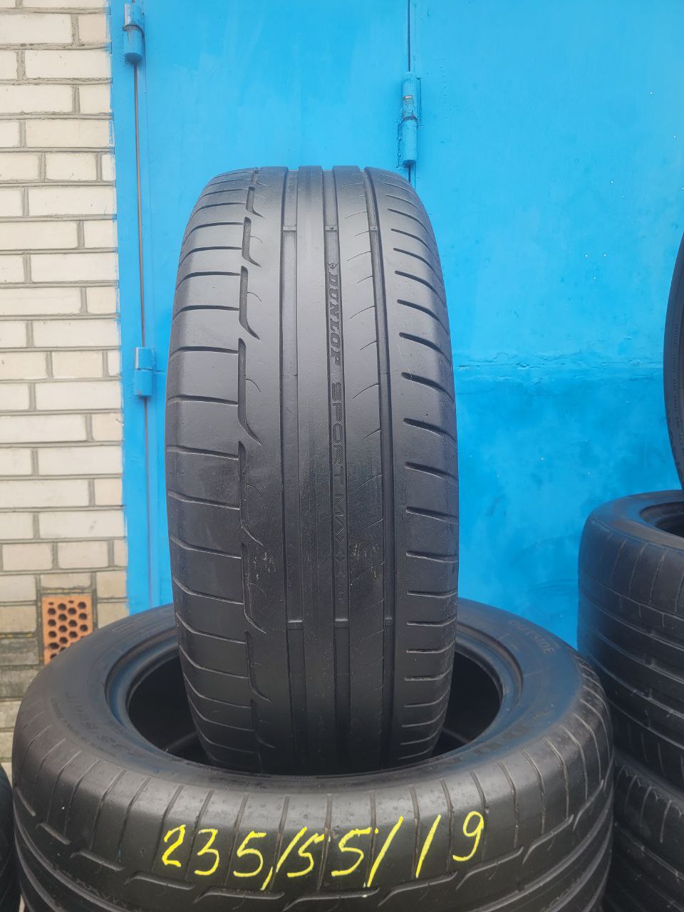 Вживані шини Dunlop Sport Maxx RT 235/55/R19 101W