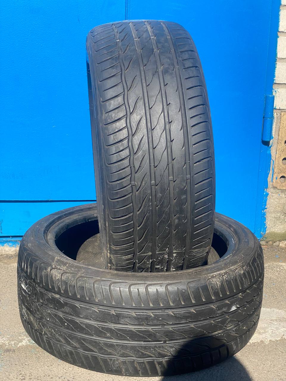 Вживані літні шини пара Farroad FRD26 215/45 R17 91H