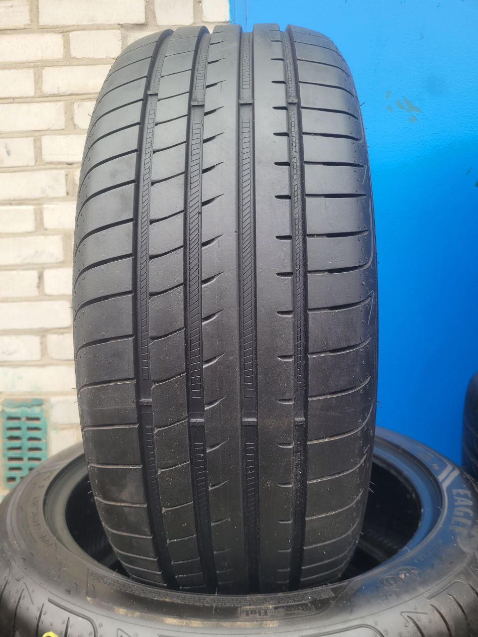 Вживані різноширокі шини GoodYear Eagle F1 Asymmetric 3 225/45/R18 95Y 255/40/R18 99Y