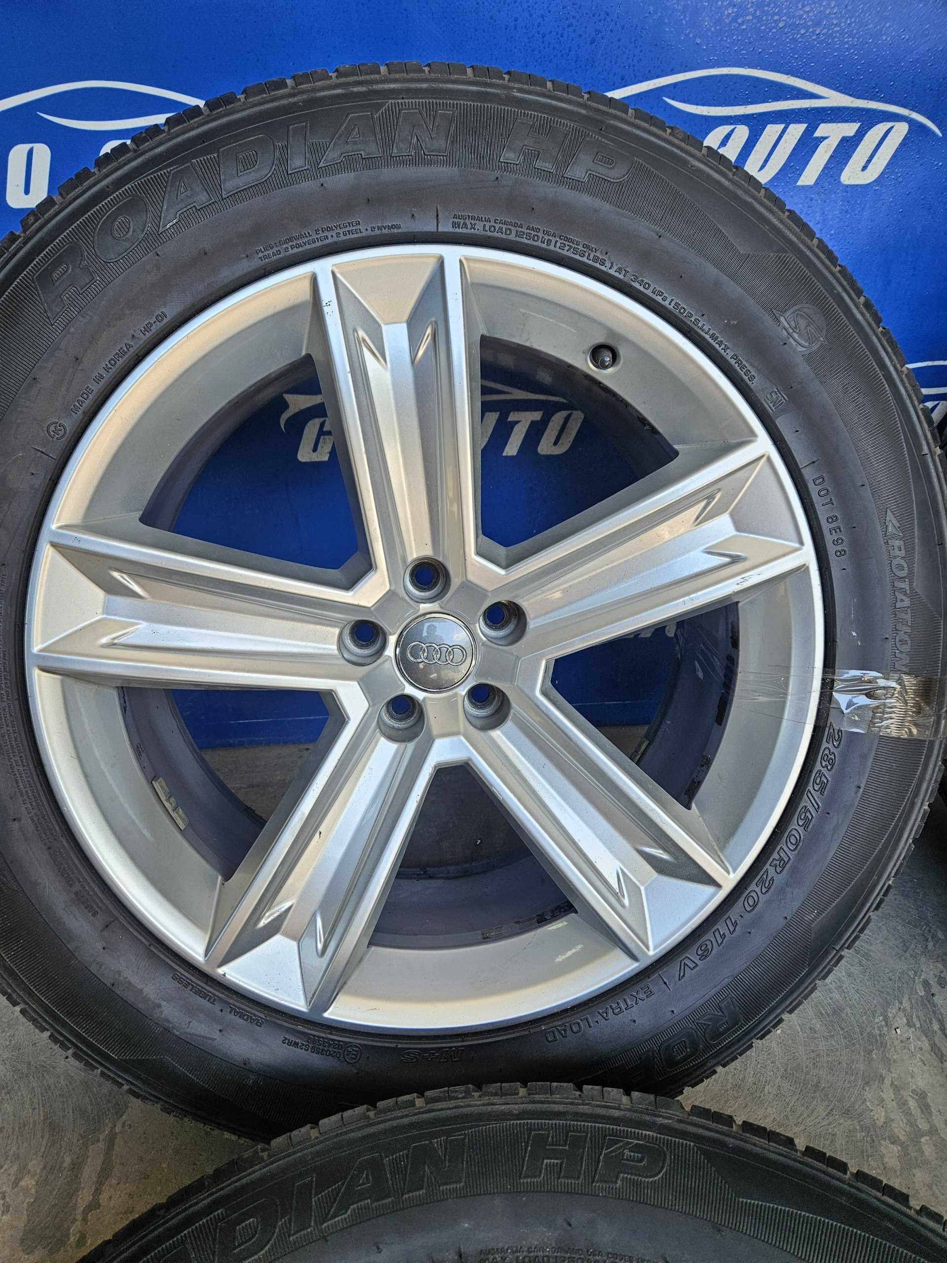 Диски R20 5x112 9j et20 dia66.5 з літніми шинами 285/50/R20