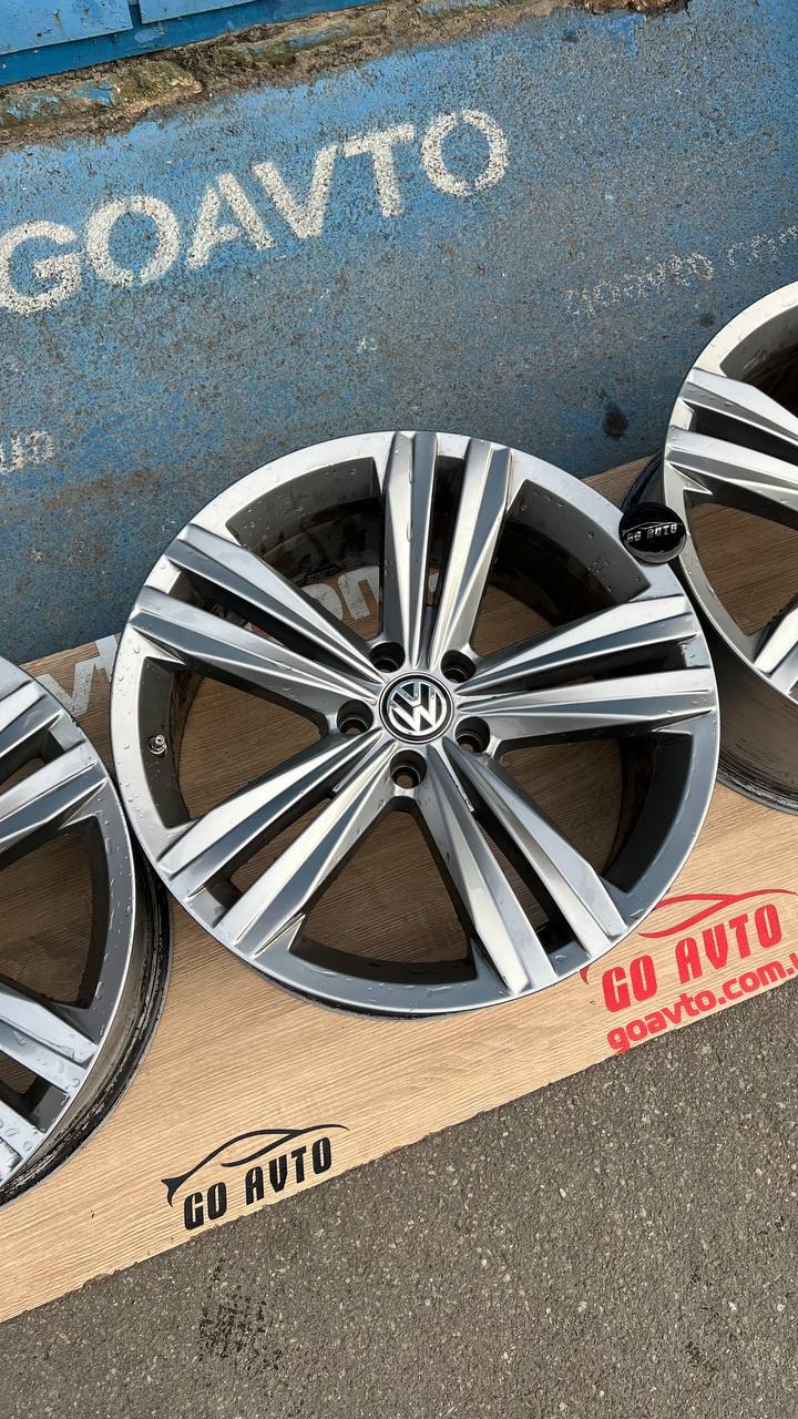 Goauto диски VW Touareg 5/112 r19 et28 8,5j dia66,6 як нові з датчикам