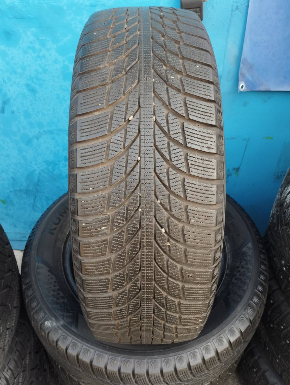 Kumho Winter Craft Ice Wi51 215/60R16 99T